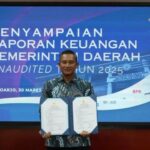 Bupati Pacitan Indrata Nur Bayuaji Serahkan LKPD Unaudited 2025 ke Pemprov Jatim