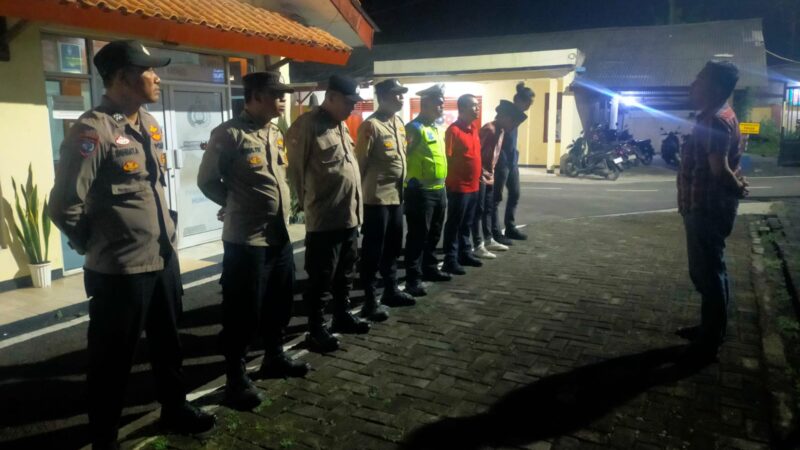 Polsek Kronjo Gelar Apel Malam dan Ops Cipkon, Antisipasi Tawuran dan Geng Motor