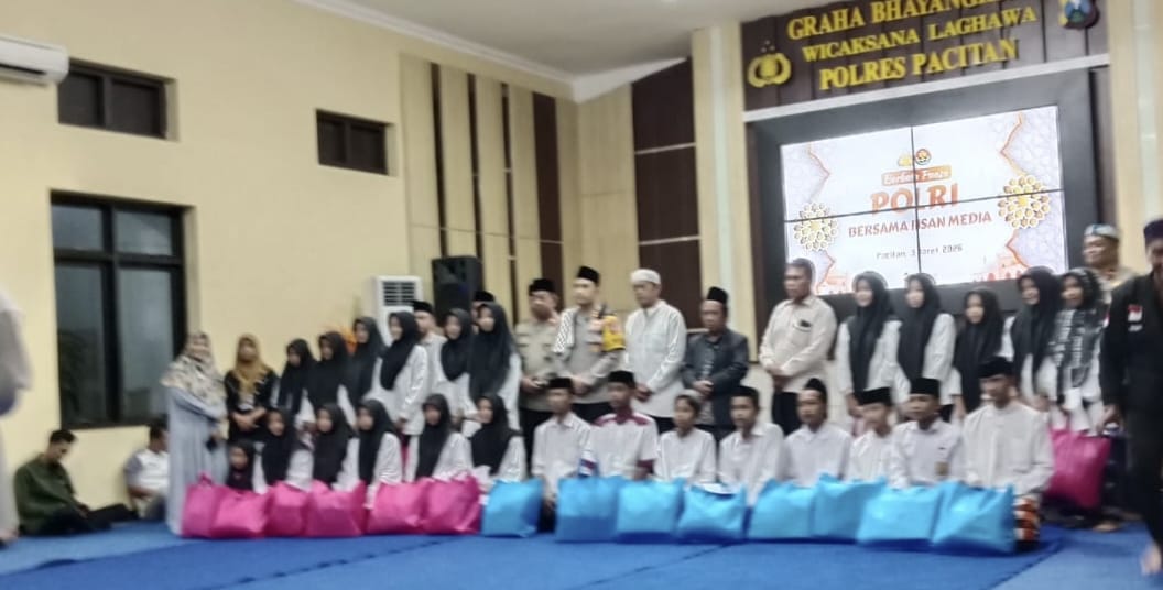Santuni Anak Yatim Dalam Acara Buka Puasa Bersama dan Perkuat Kemitraan Strategis Antara Polres Pacitan Dengan Awak Media.