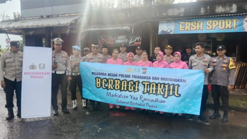 Keluarga Besar Polsek Tigaraksa Bersama Bhayangkari Ranting Polsek Tigaraksa Berbagi Takjil “Marhaban Ya Ramadhan”