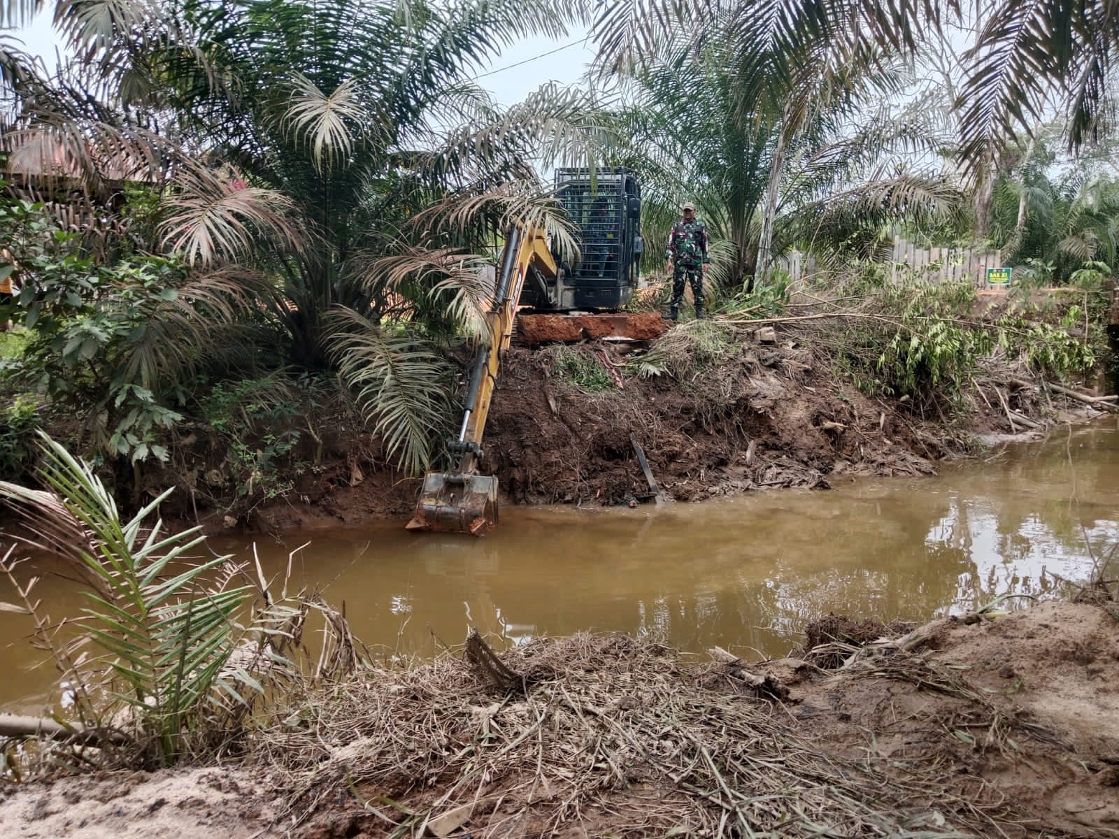 Normalisasi sungai, Satgas TMMD Kerahkan Alat Berat.