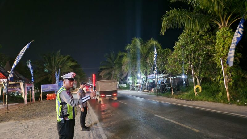 KEGIATAN PENGATURAN DAN PENJAGAAN ARUS LALU LINTAS DI POS PAM, POS YAN, DAN POS TERPADU DALAM OPS KETUPAT TELABANG 2026 DI WILKUM POLRES KOTIM