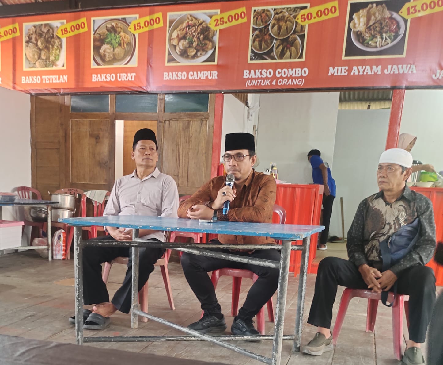 Pererat Tali Sillaturahmi Dengan Awak Media, Arif Setia Budi Ketua DPRD Pacitan Menggelar Acara Buka Puasa Bersama