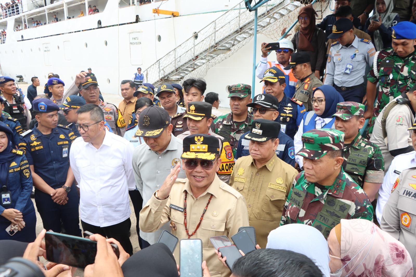 Kunjungan Kerja Bapak Gubernur Kalteng Bersama Kapolda Kalteng Dan Forkopimda Kalteng di Pelabuhan PT. Pelindo Sampit.