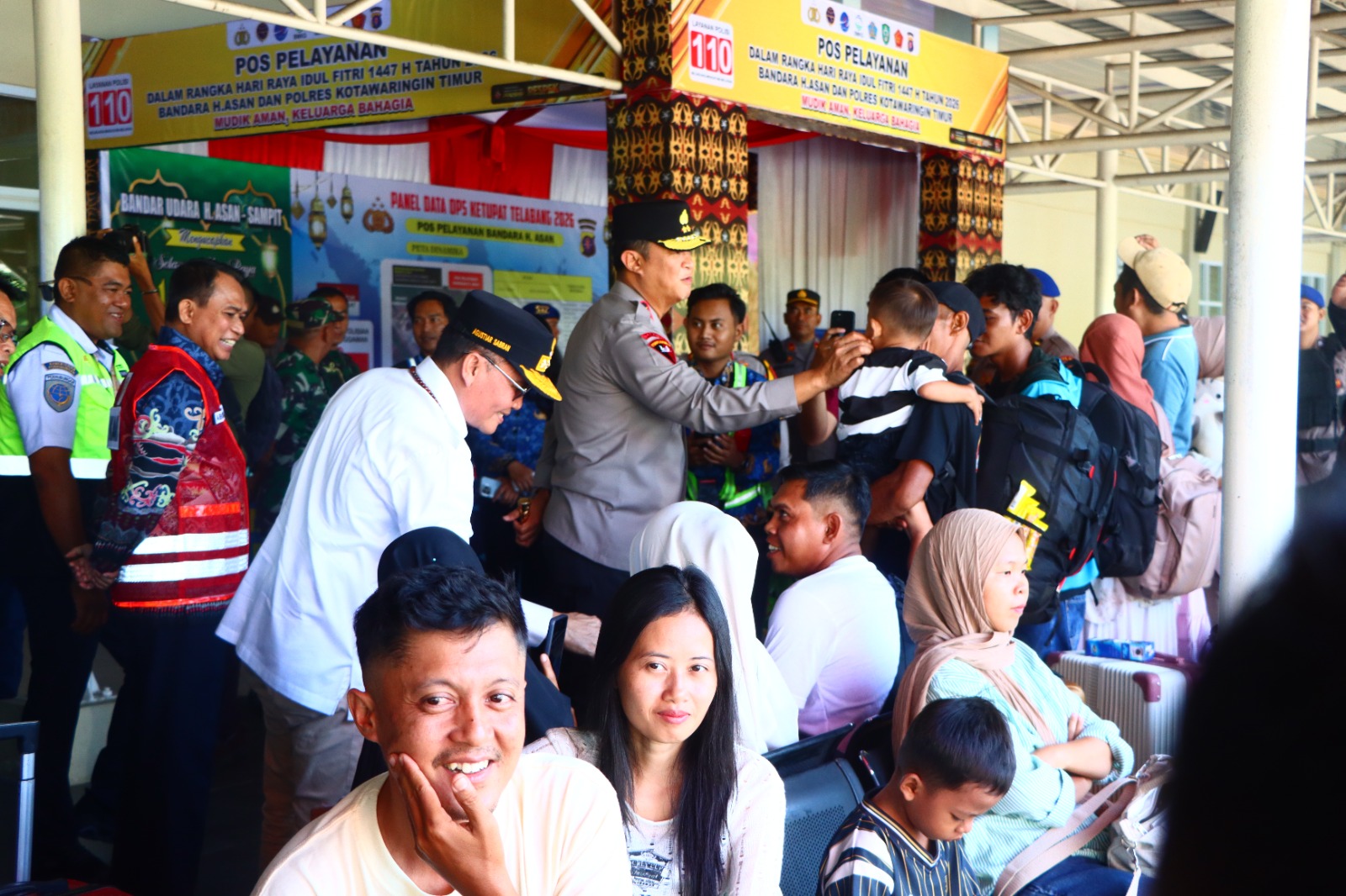 Kapolda Kalteng Tinjau Pos Pelayanan Bandara H Asan Sampit, Pastikan Keamanan dan Kenyamanan Pemudik.