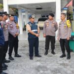 Karo Ops Polda Kalteng Laksanakan Pengecekan Pos Pelayanan Pelabuhan di Sampit.