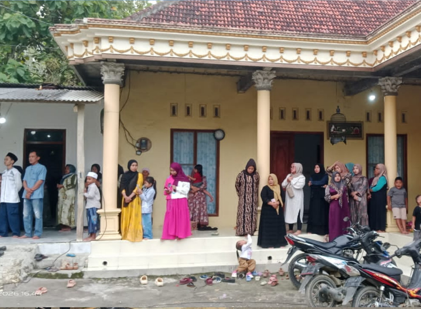 Keluarga Besar Alm. Buk Awi/Buk Nur Kati Mengadakan Halal Bi Halal Dan Tahlil