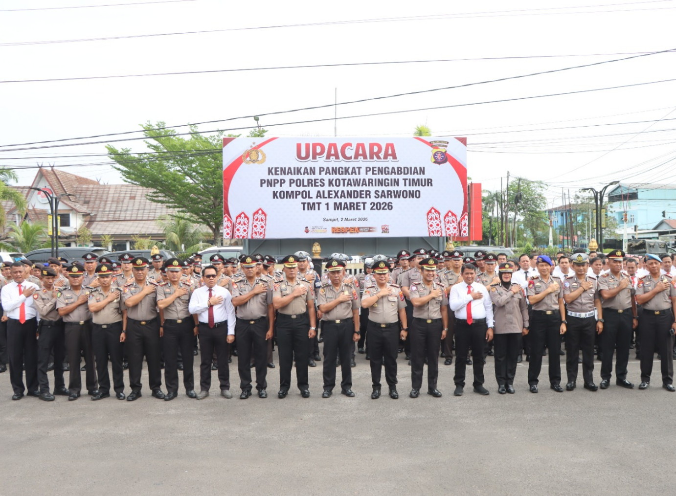 Polres Kotim Adakan Upacara Kenaikan Pangkat Pengabdian PNPP Polres Kotawaringin Timur