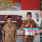 Ketua Tim Wasev Mabes TNI Bantu Sembako Warga