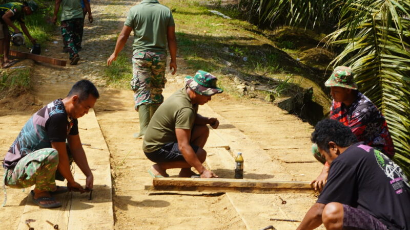 Satgas TMMD Reguler ke-127 Kodim 1015/Sampit Mulai Bongkar Jembatan