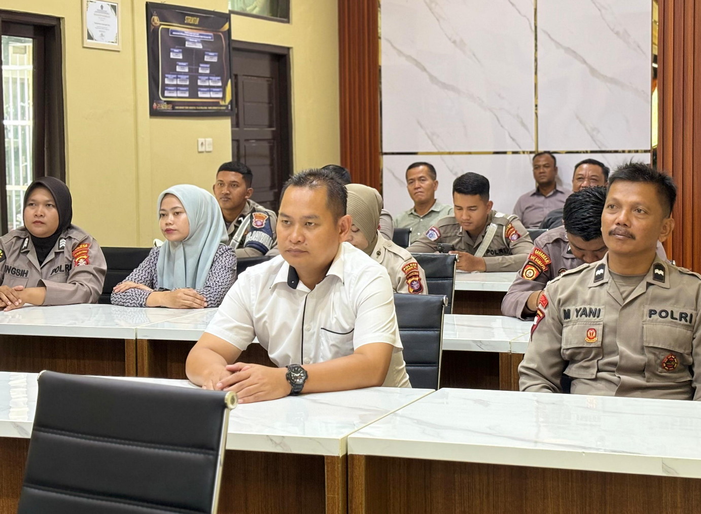 Polres Kotim Perkuat Keimanan dan Integritas Personel melalui Binrohtal Via Zoom