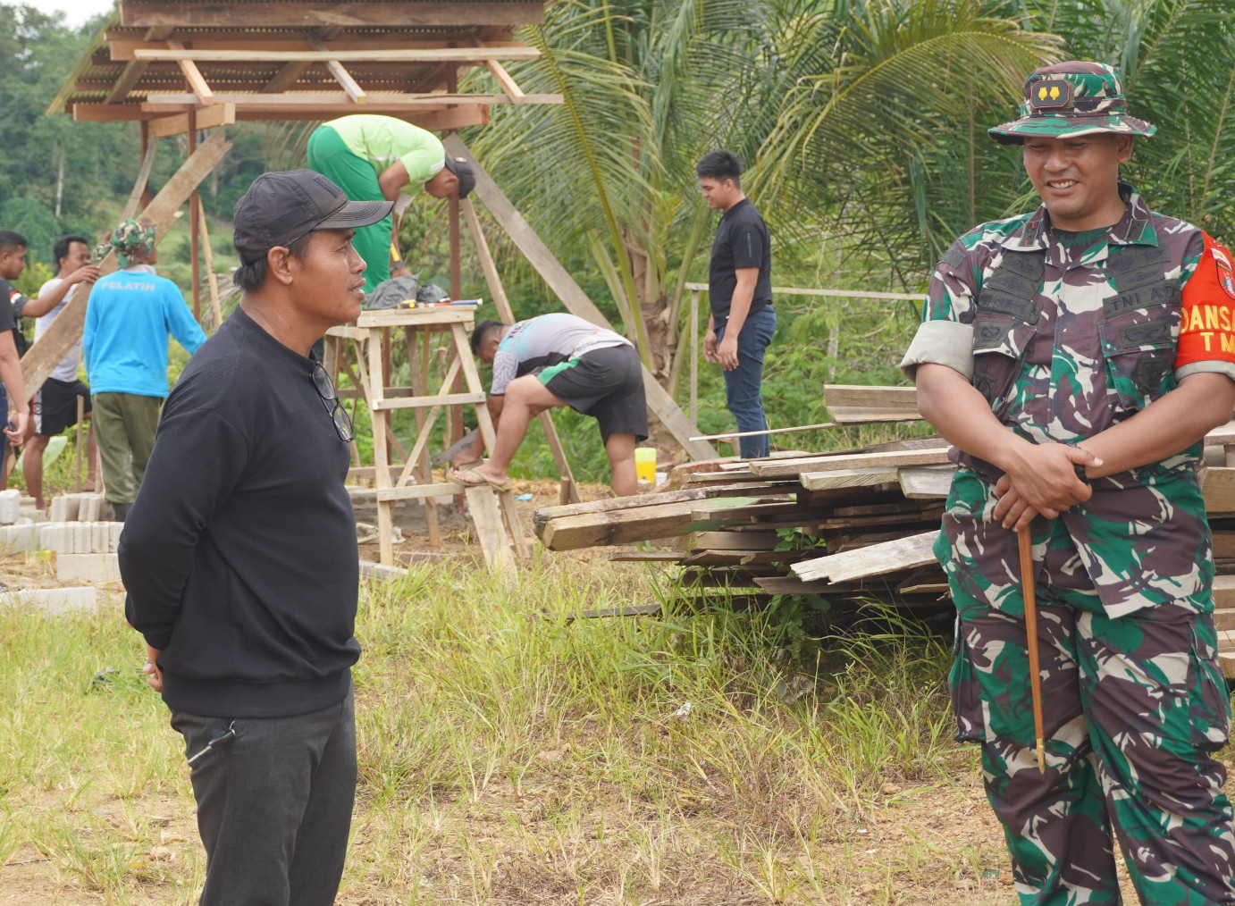 Dansatgas TMMD Reguler ke-127 Kodim 1015/Sampit Pastikan Pembangunan Fisik Tepat sasaran Di Desa Tri Buana