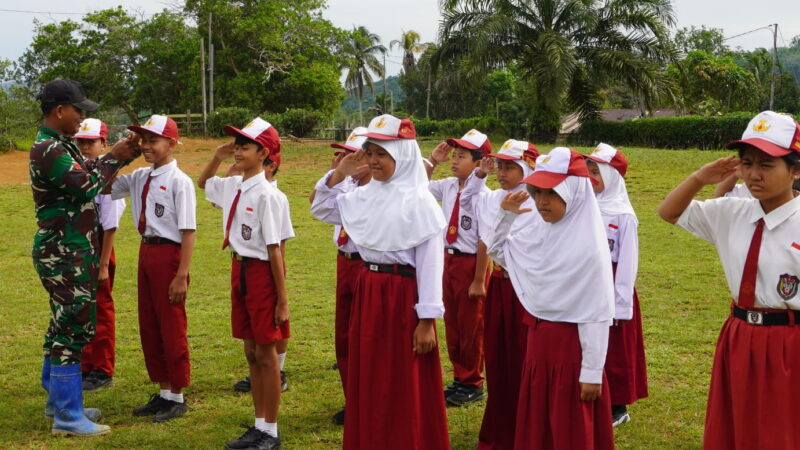 Satgas TMMD Reguler ke-127 Kodim 1015/Sampit Latih Murid SD Desa Tri Buana Sejak Dini