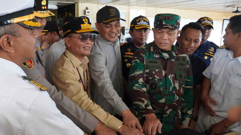 Dandim 1015/Sampit Dampingi Forkopimda Provinsi Kalimantan Tengah Pantau Arus Mudik.