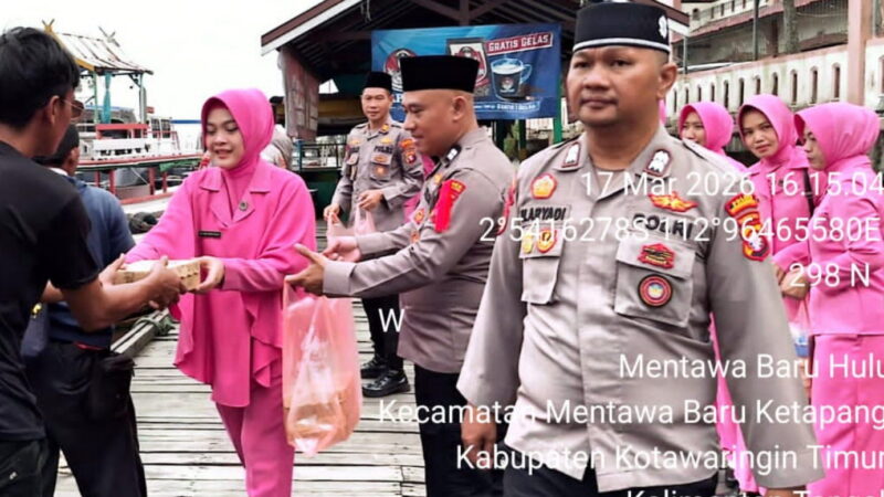 Menyemarakkan Bulan Suci Ramadhan 1447 H/ 2026M Satpolairud Polres Kotim.Berbagi Nasi Kotak.