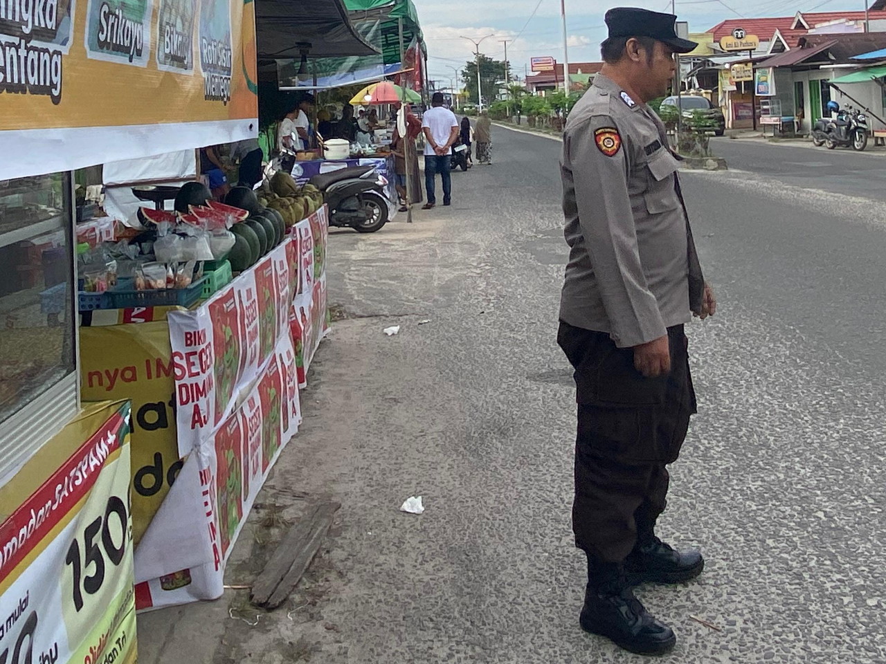 Polres Kotim Amankan Pasar Kuliner Ramadhan di Simpang Tiga Baamang Sampit.