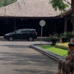 KPK KEMBALI LAKUKAN PENGGELEDAHAN  KASUS KORUPSI BUPATI, TIGA MOBIL MASUK DI PENDOPO KABUPATEN