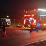 Polres Kotim Lakukan Pelayanan Masyarakat dan Rekayasa Lalu Lintas, Atasi Tumpahan Minyak CPO di Jalan