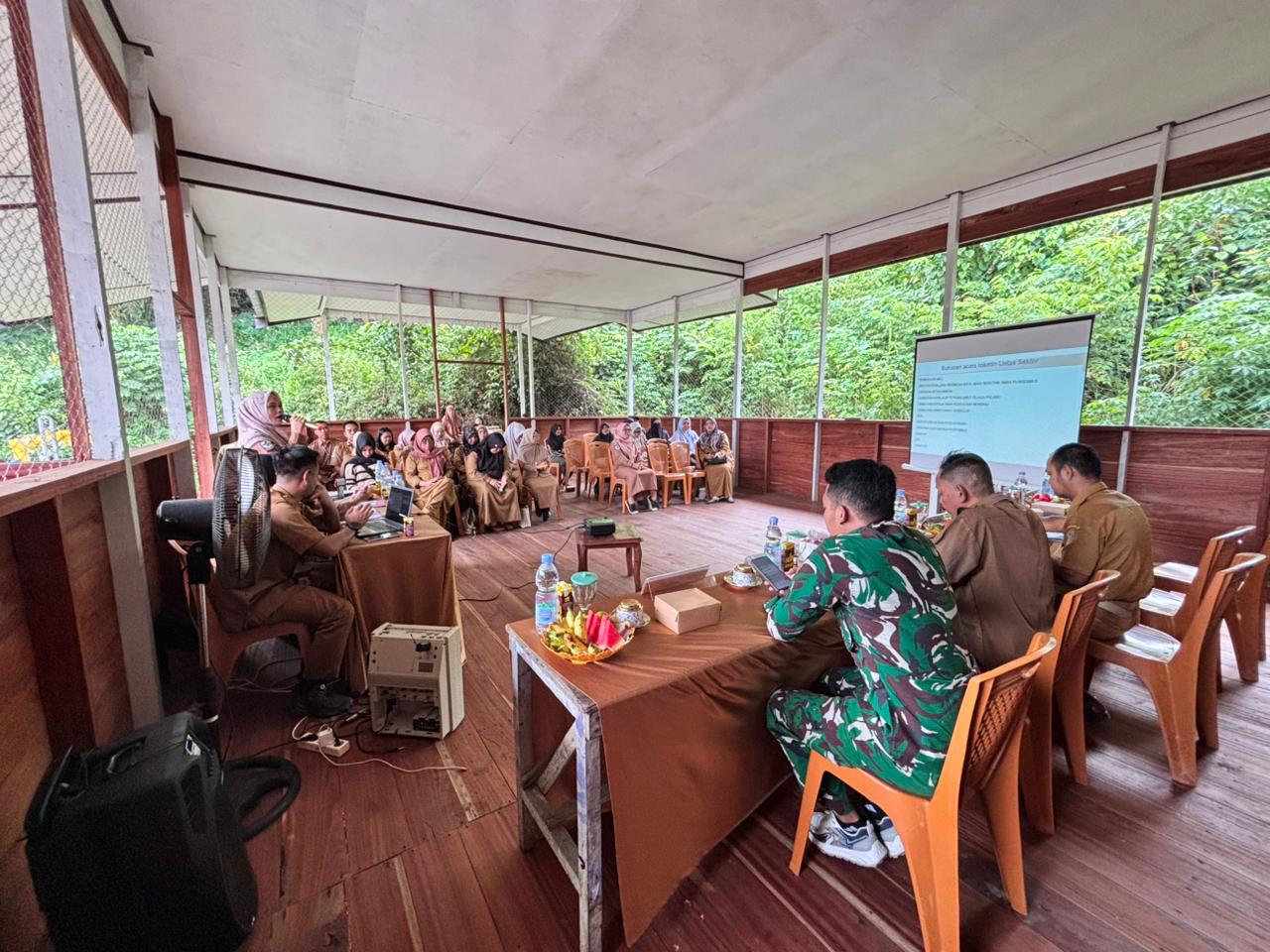 Babinsa Koramil 1015-10/Telaga Pulang Hadiri Lokakarya Lintas Sektor Bahas Percepatan Penurunan Stunting