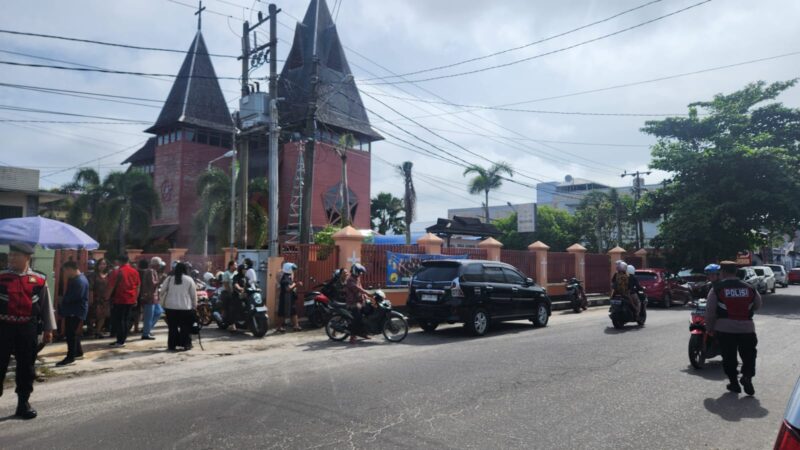 Polres Kotim Amankan Ibadah Jumat Agung Umat Nasrani, Wujudkan Rasa Aman dan Kondusif