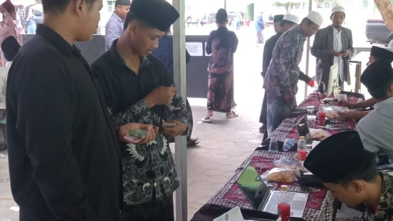 Kembali ke Pesantren ”Ratusan Santri Mulai Padati Pondok Pesantren Mambaul Ulum Bata Bata Untuk Memulai Tahun Ajaran Baru”