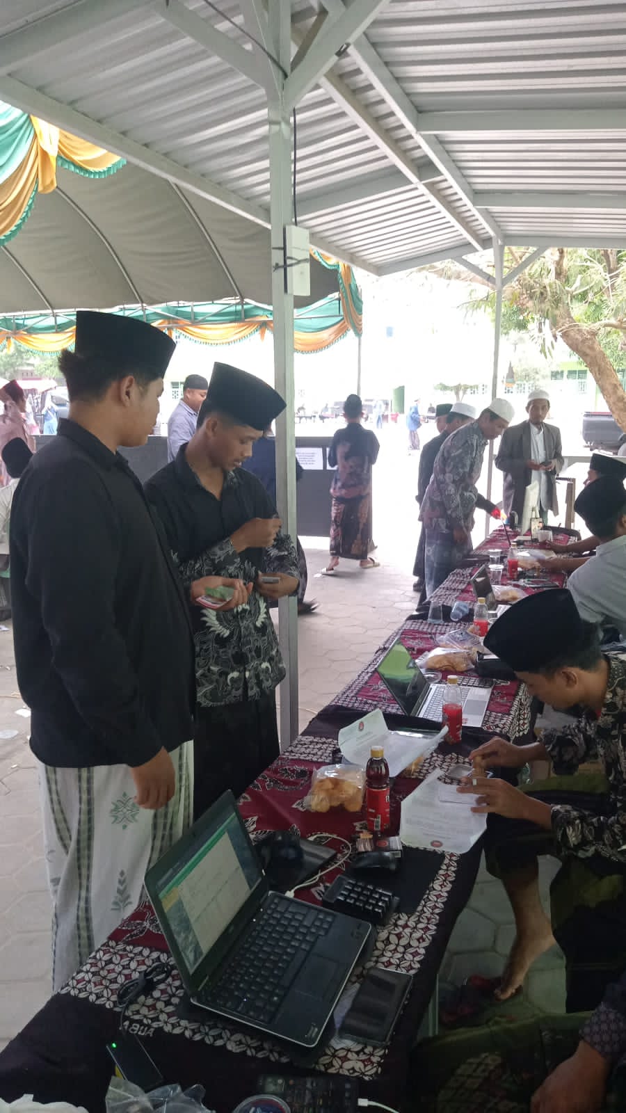 Kembali ke Pesantren ”Ratusan Santri Mulai Padati Pondok Pesantren Mambaul Ulum Bata Bata Untuk Memulai Tahun Ajaran Baru”