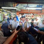 Dirut BULOG Mengecek Stabilisasi Harga Pangan di Pasar Wonokromo Surabaya Dalam Rangka Memastikan Harga Pangan Stabil