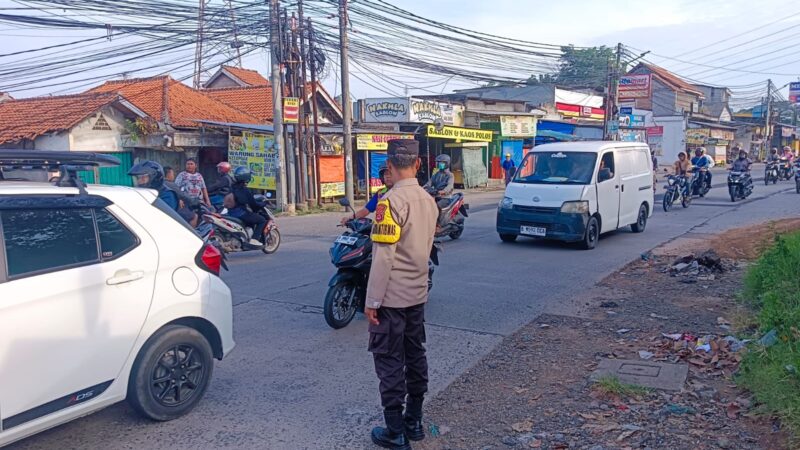 Polsek Pasar Kemis Laksanakan Pengaturan Lalu Lintas Pagi, Wujudkan Kamseltibcar di Jam Sibuk