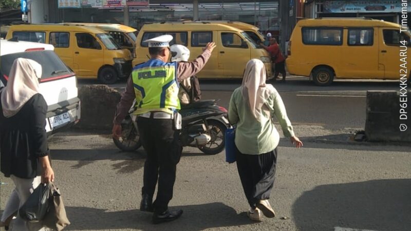 IPTU Udi Muhdi Turun Langsung Atur Lalu Lintas Depan PT. Cingluh