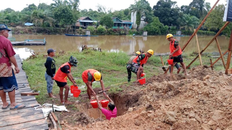 Tangan-Tangan Terampil Yang Tak Kenal Lelah, Pembangunan Jembatan Garuda Di Wilayah Kodim 1015/Sampit