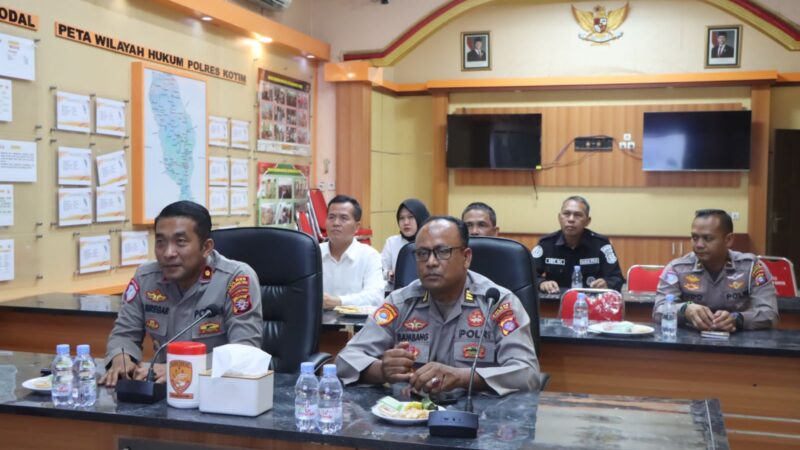 Tingkatkan Responsitas, Wakapolres Kotim Ikuti Vicon Mabes Polri Bahas Layanan 110
