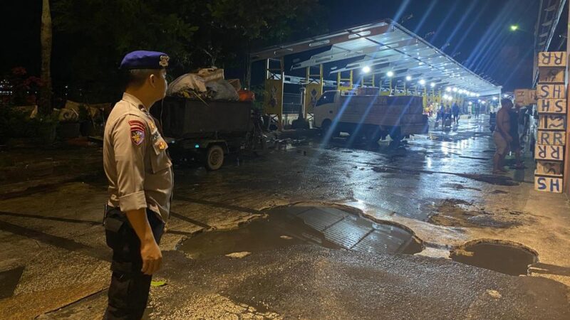 Susuri Dermaga hingga Pasar PPM, Satpolairud Polres Kotim Gencarkan Patroli Rawan Malam Cegah Kejahatan dan Premanisme