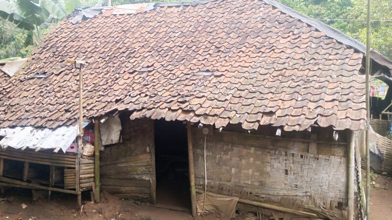 Miris …!!! Tak Kunjung Dapat Bantuan Rumah Tidak Layak Huni di Sukaluyu Kabupaten Bogor Terancam Ambruk