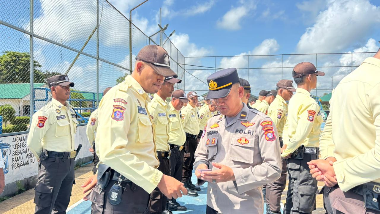 Satbinmas Polres Kotim Gemleng 47 Satpam PT Wilmar Group, Asah Kemampuan Lewat Drill Tongkat dan Borgol Polri