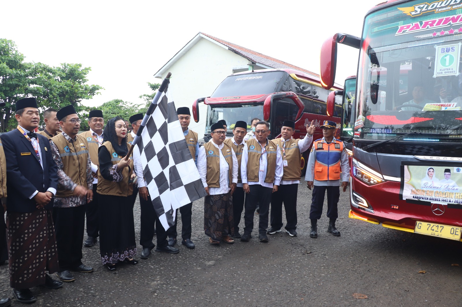 Bupati Brebes Hj.Paramitha Widya Kusuma SE.MM Secara Resmi Melepas 354 Jemaah Calon Haji Kabupaten Brebes