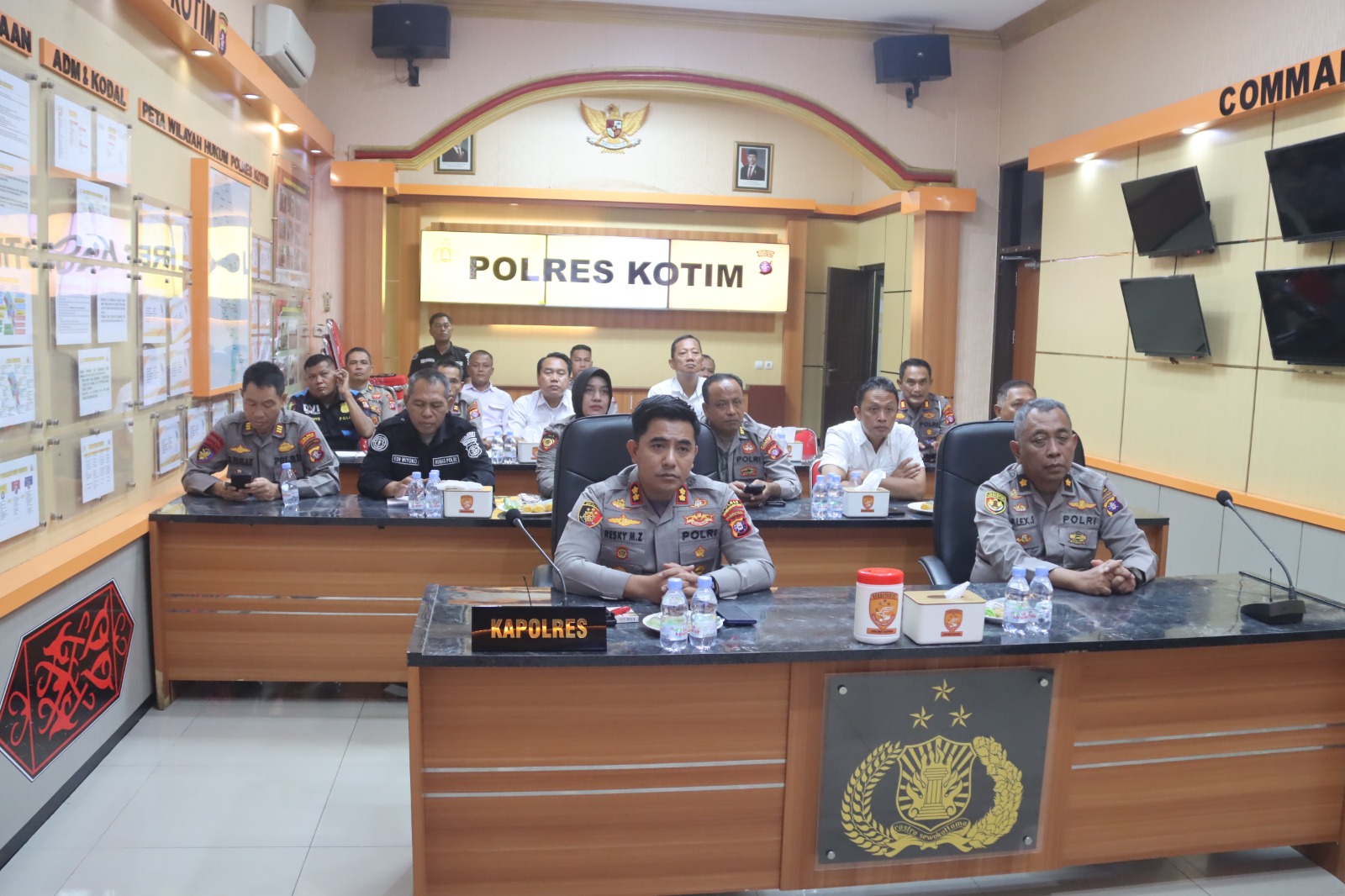 Kapolda Kalteng Berikan Arahan Pada Saat Taklimat Akhir Audit Kinerja Irwasda, Pembukaan Rakorwas Dan Bintek.