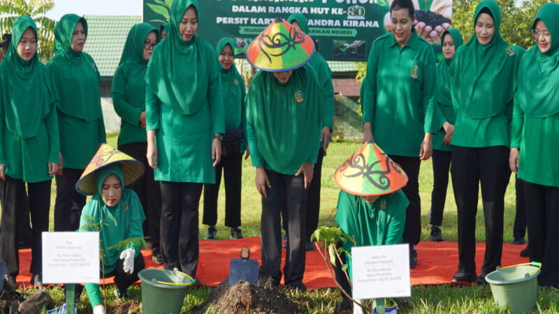 Sambut HUT Persit Ke 80,Persit KCK Korcab Rem 102/Pjg Bersama Persit KCK Cab XLI Gelar Penanaman Pohon