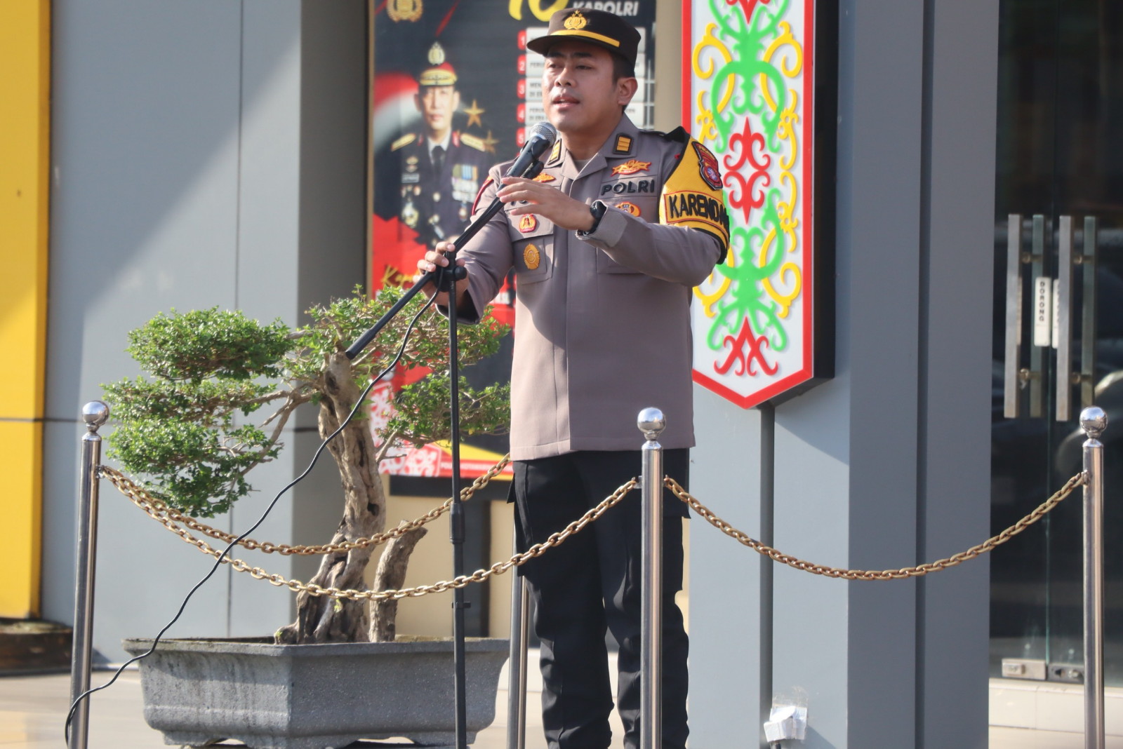 Pimpin Apel Perdana, Kabag Ops Polres Kotim Tekankan Kedisiplinan dan Penjagaan Ketat Mako