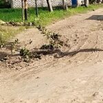 JALAN DEPAN SDN GUNUNG MADDAH 1 SAMPANG RUSAK BERAT, MENGGANGGU AKTIVITAS SEKOLAH DAN WARGA