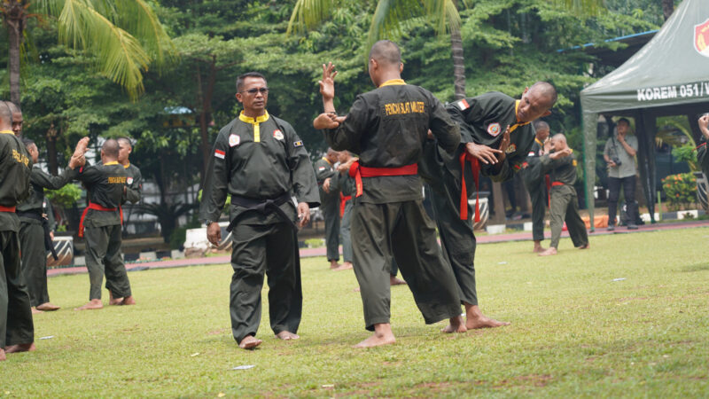 Ujian Kenaikan Tingkat sabuk hitam PSM prajurit Jajaran Kodam Jaya di Korem 051/WKT