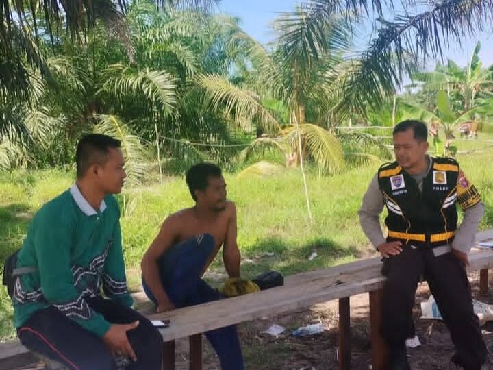 POLSEK KUMAI SAMBANGIN WARGA DESA BINAAN DESA SABUAI