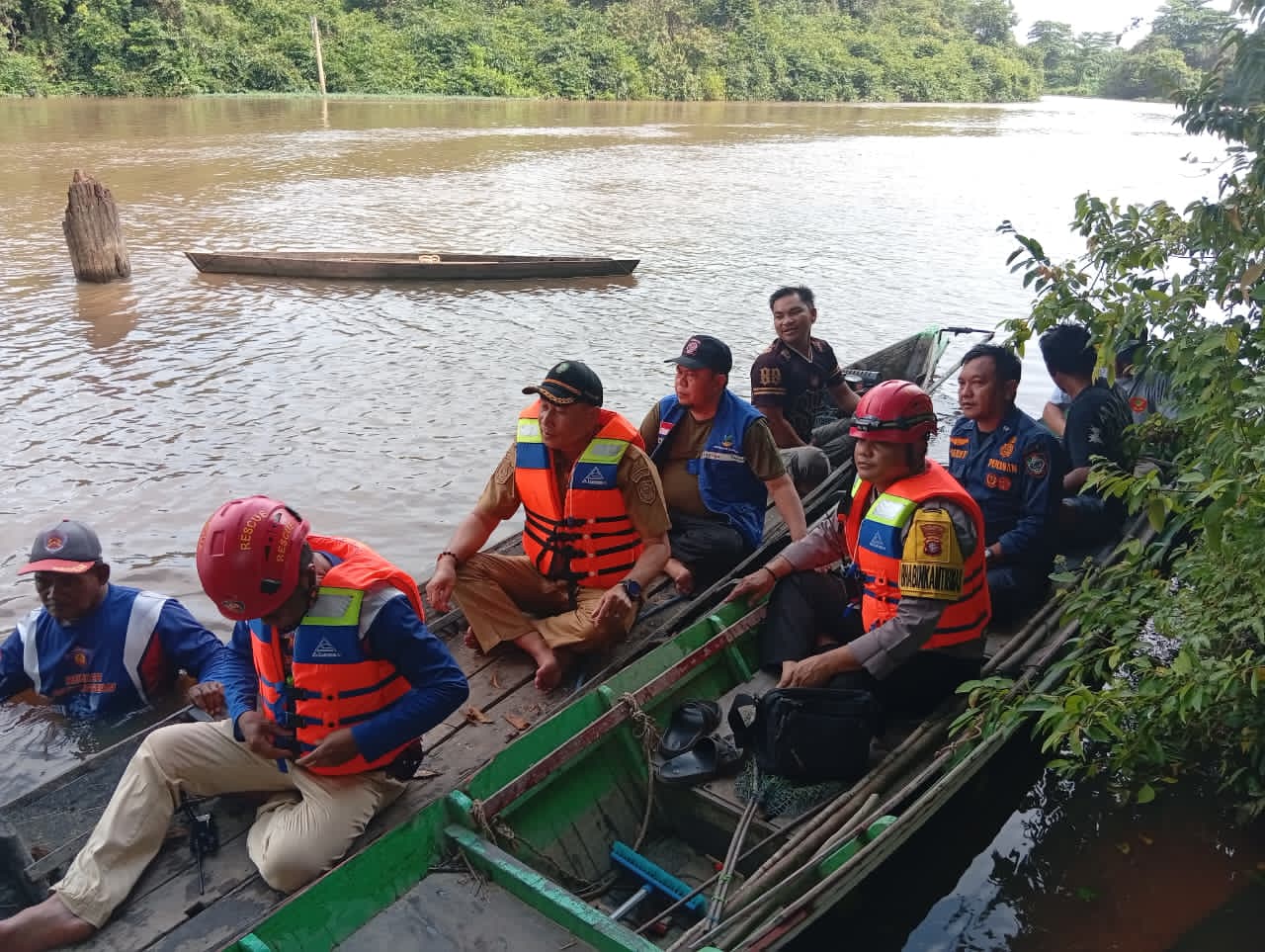 Pelajar MTs Parenggean Ditemukan MD Diduga Terbawa Arus Sungai Tualan.