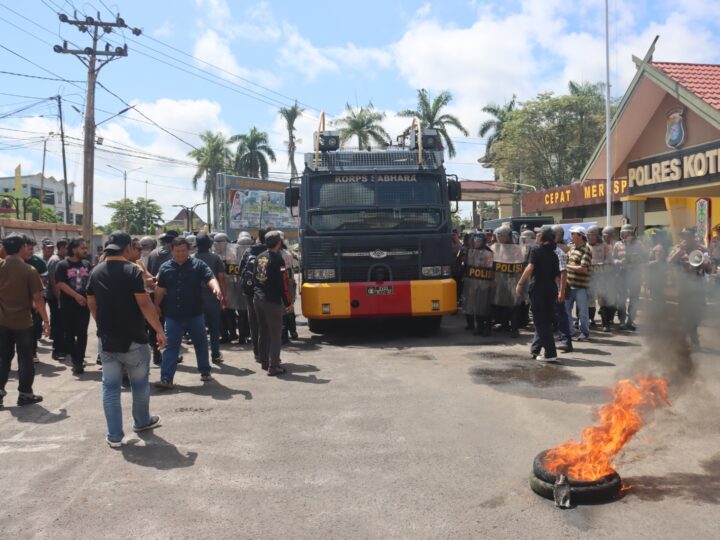 Jelang May Day 2026, Polres Kotim Gelar Latihan Sispamkota Guna Pastikan Keamanan Kondusif