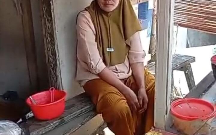 Satgas TMMD Kodim 0621 Kabupaten Bogor Pacu Pembangunan, Pedagang Warung Haru Dan Syukur