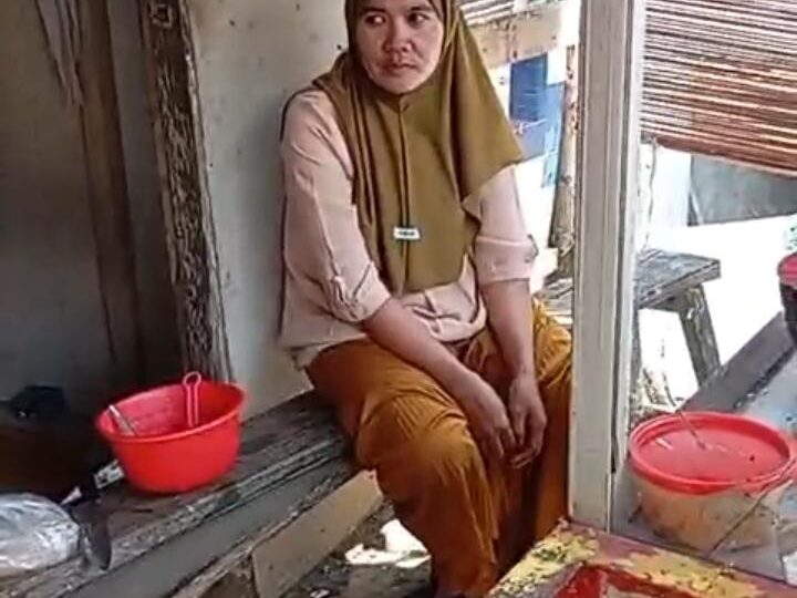 Satgas TMMD Kodim 0621 Kabupaten Bogor Pacu Pembangunan, Pedagang Warung Haru Dan Syukur