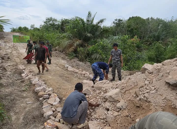 Kodim 1014/Pbun Peningkatan lnfrastruktur Jalan Jadi Prioritas TMMD 128