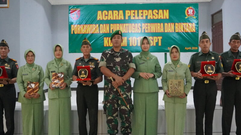 Dandim 1015/Sampit Pimpin Upacara Pelepasan Purnawira dan Purnatugas Perwira dan Bintara