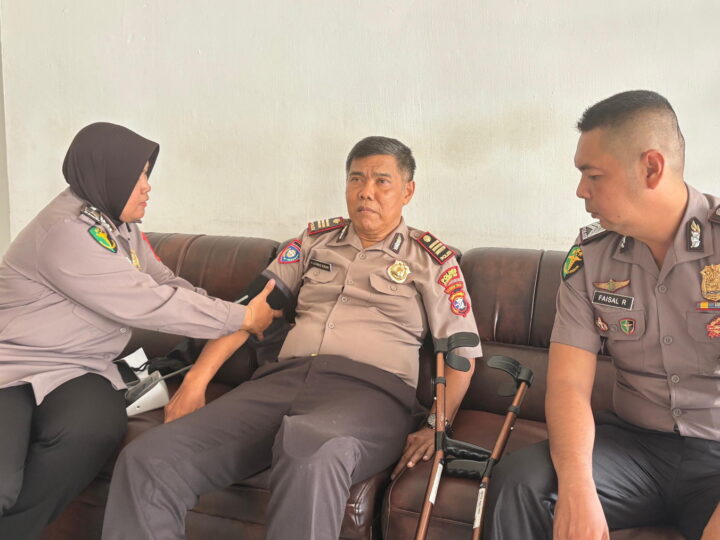 Wujud Kepedulian, SiDokkes Polres Kotim Gelar Home Visit Bagi Personel Yang Sakit Kronis