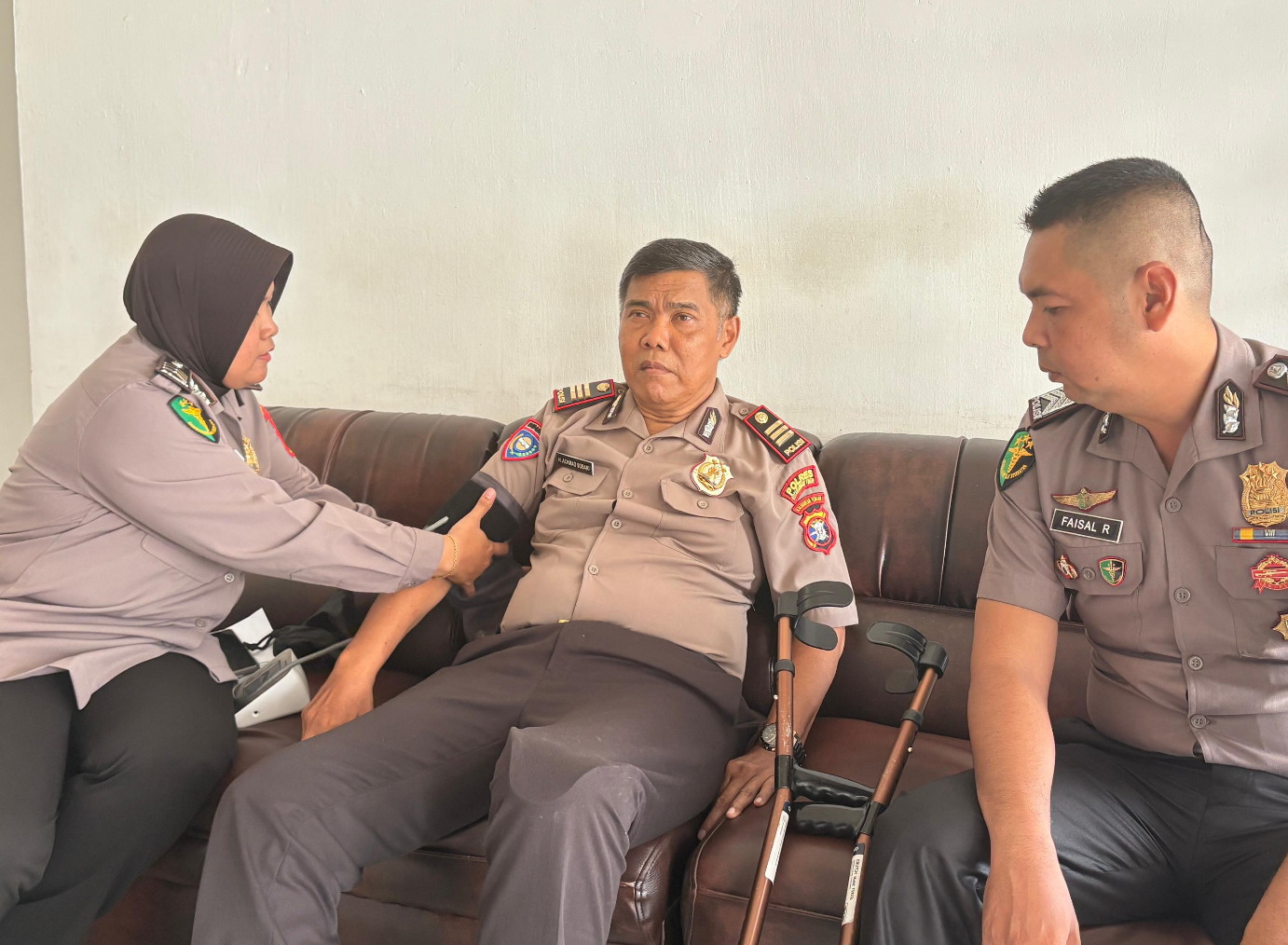 Wujud Kepedulian, SiDokkes Polres Kotim Gelar Home Visit Bagi Personel Yang Sakit Kronis