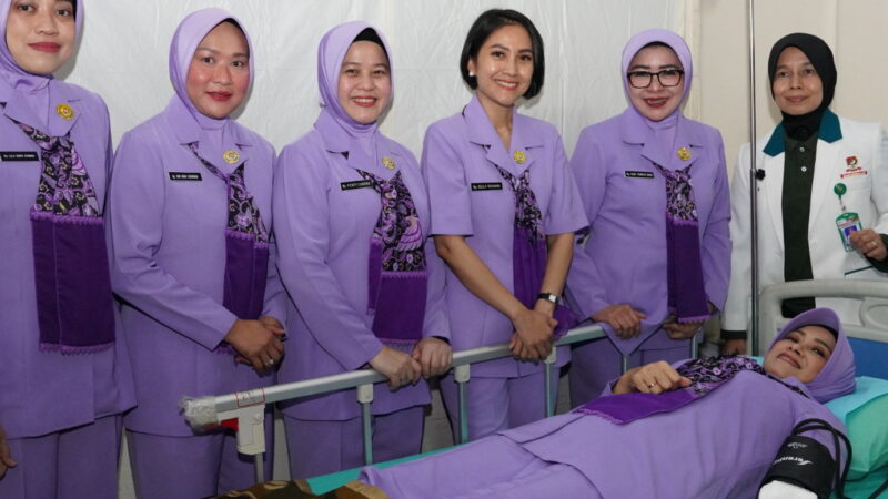 Donor Darah Serentak Wanita TNI dan Dharma Pertiwi Raih Rekor MURI